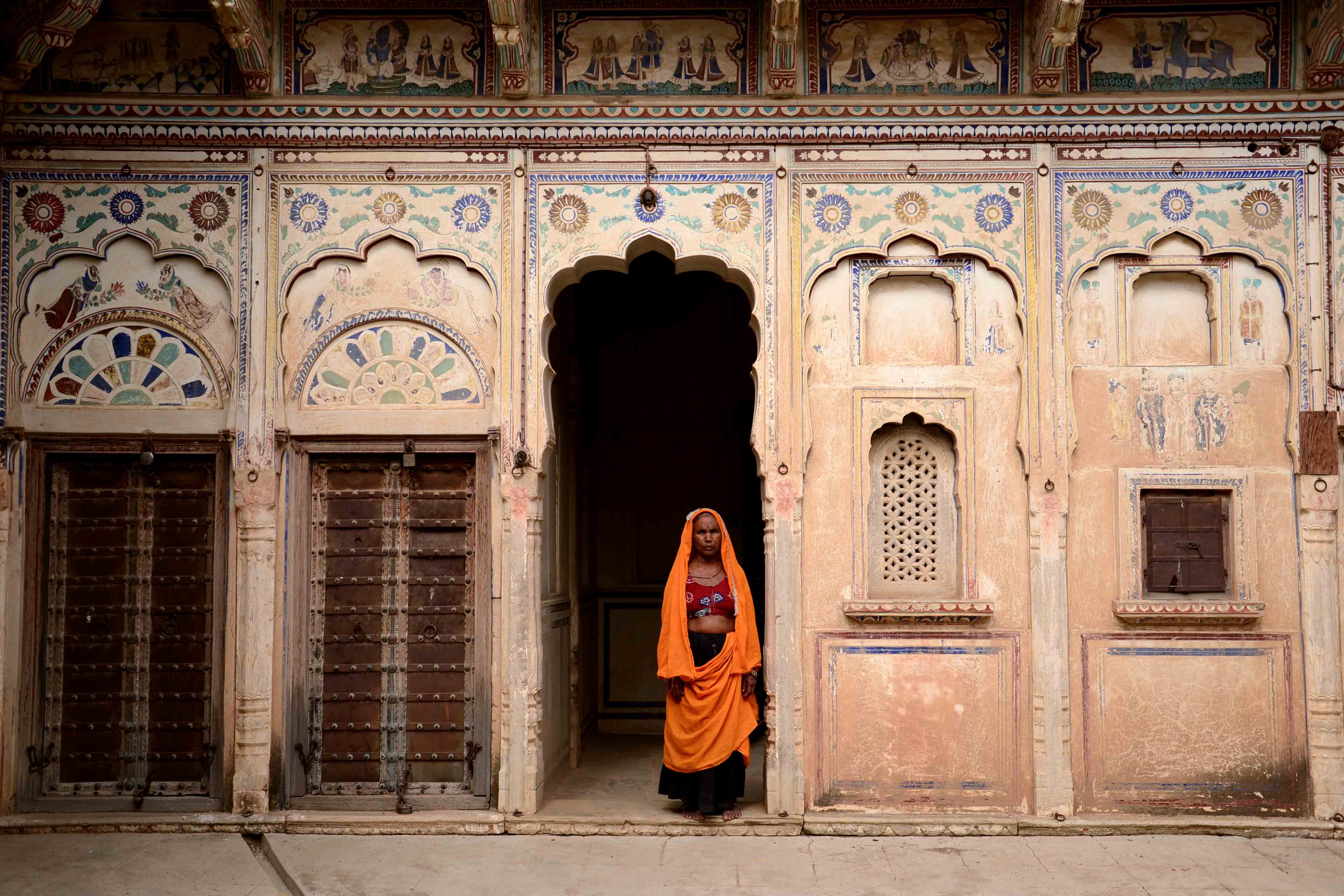 Fading Grandeur: Painted Havelis Of Shekhawati 